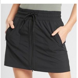 Athleta Expedition Skort Black Size 4